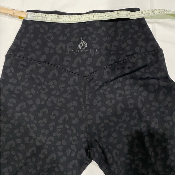 Ryderwear Leggings, Black Leopard Print, Size Small - Picture 13 of 15